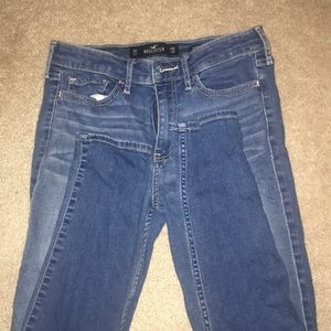 blue hollister jeans!